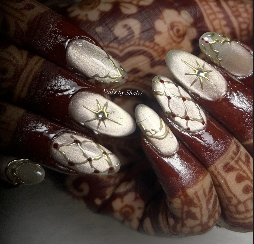 Nude glitter nails