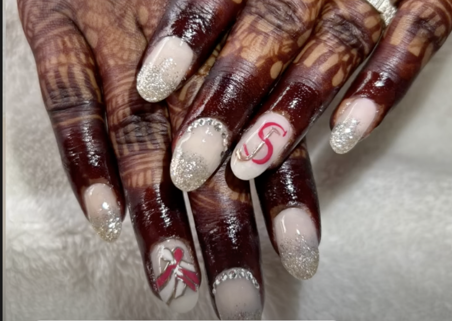 Silver glitter nails
